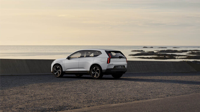 Volvo EX60 P10 375kW 95kWh Plus 5dr AWD Auto Electric Estate - Image 6